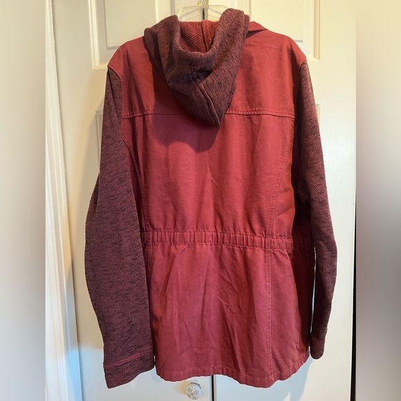 Burgundy Utility Jacket- Denim Bodice, Sweatshirt Sleeves& Hood, Snaps &Pockets - Picture 8 of 10